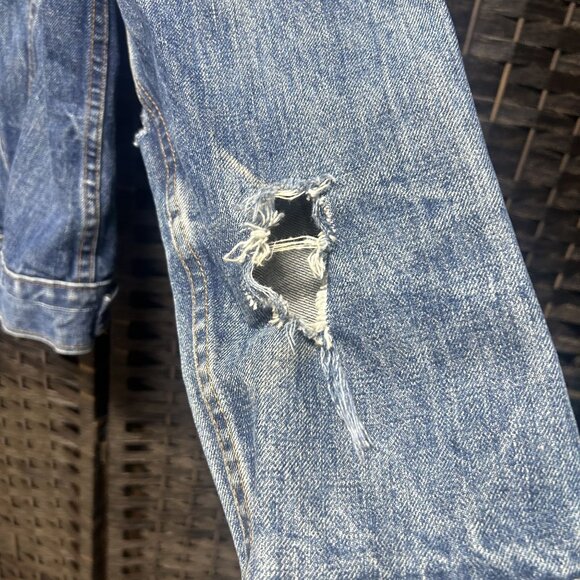 Vintage Levi’s Distressed Denim Jacket Size Medium - Picture 7 of 13